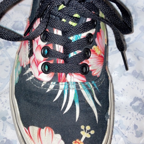 vans - Picture 3 of 3